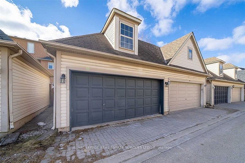 Oakville Townhouse for rent - 4 Bedrooms — photo 30