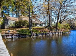 202 Locust Grove Ln, Kilmarnock, VA 22482