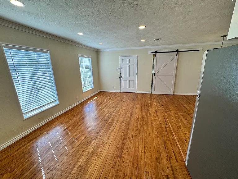 3727 Meredith Ave — Photo 16