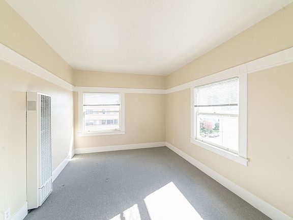4th image of 395 Palm Ave APT C