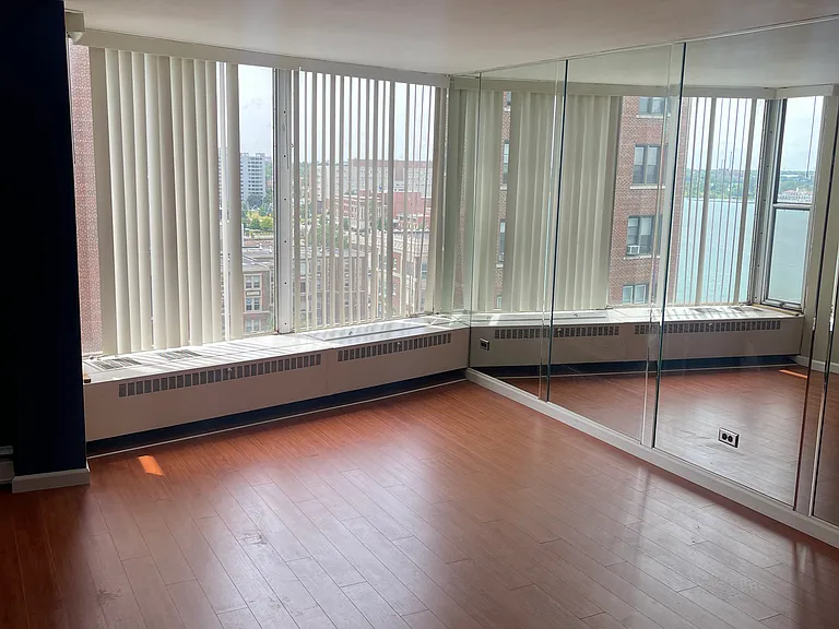 8200 E Jefferson Ave #1412 — Photo 6