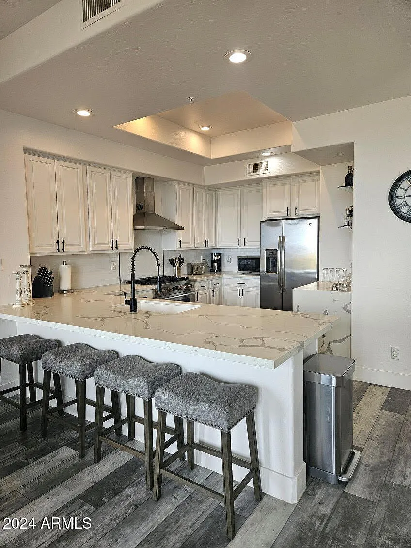 2 bed, 2.5 bath, 2008 sqft, $3,500 — Photo 2