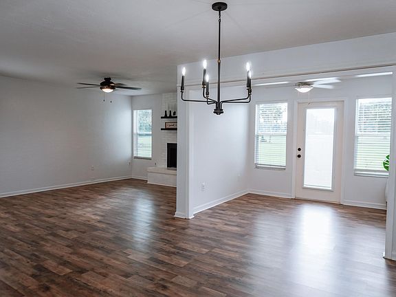 3rd image of 20102 Sandalwood Dr