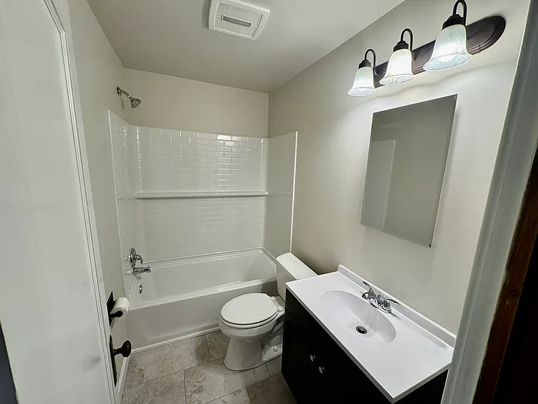 3511 Pine Ave #1 — Photo 4