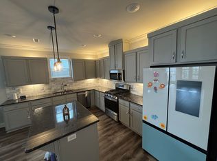 2402 SW Poppy St, Bentonville, AR 72713