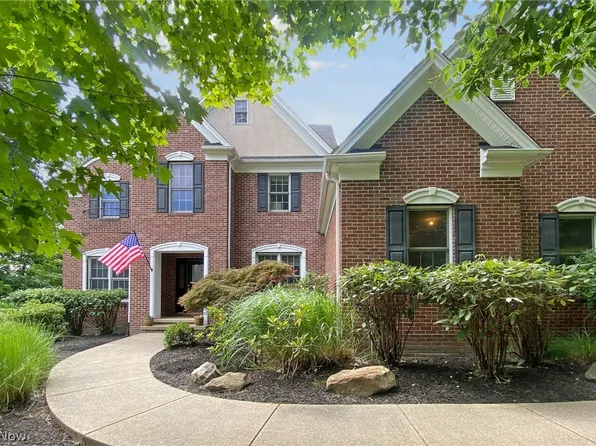 11485 Champlain Trl, Chagrin Falls, OH 44023