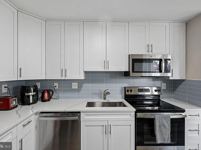 2107 Fort Davis St SE #301 — Photo 10