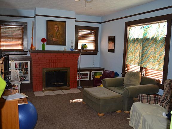 2nd image of 2581 College St