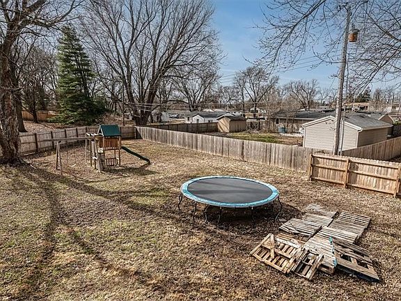 5th image of 439 NW 81st St