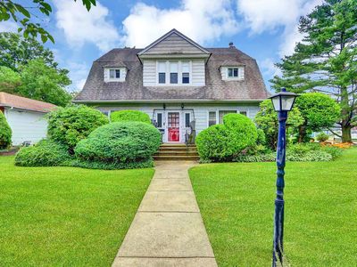 313 Pine Street, Freeport, NY, 11520