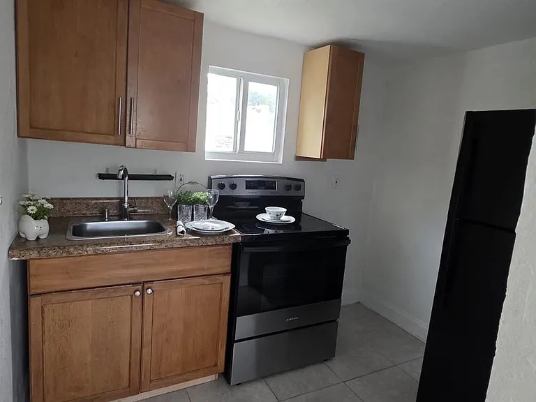 4606 NW 21st Ave #1 — Photo 5