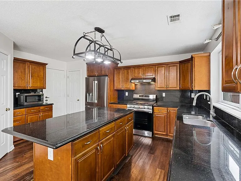 6285 Barwick Ln — Photo 9