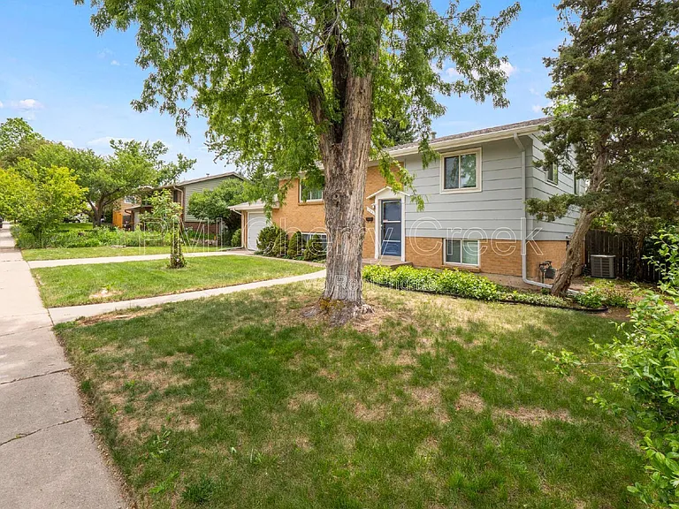 766 W Davies Way — Photo 23