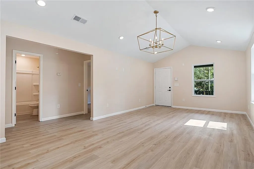 3 bed, 1250 sqft, $1,795 — Photo 4