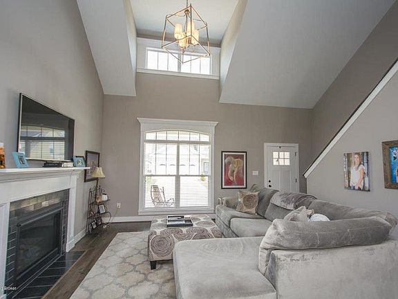 4th image of 1704 Coral Ct