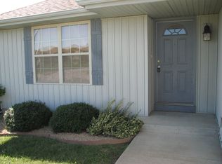 105 Cherry Ave, Clever, MO 65631