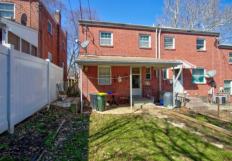 824 Wabank St — Photo 14