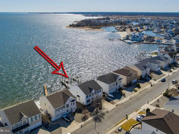 8 Jibsail Dr, Bayville, NJ 08721