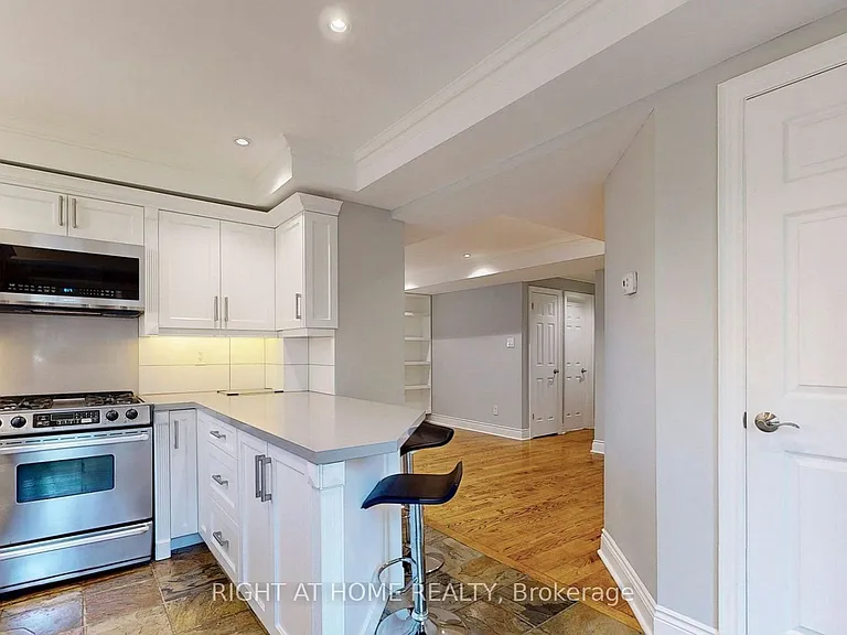 1186 Royal York Rd #2 — Photo 5