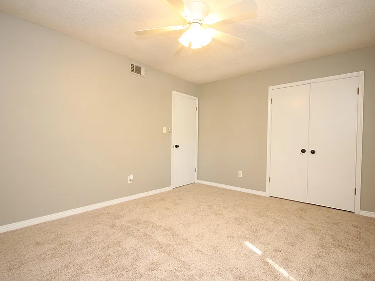 416 Waycross Ave — Photo 17