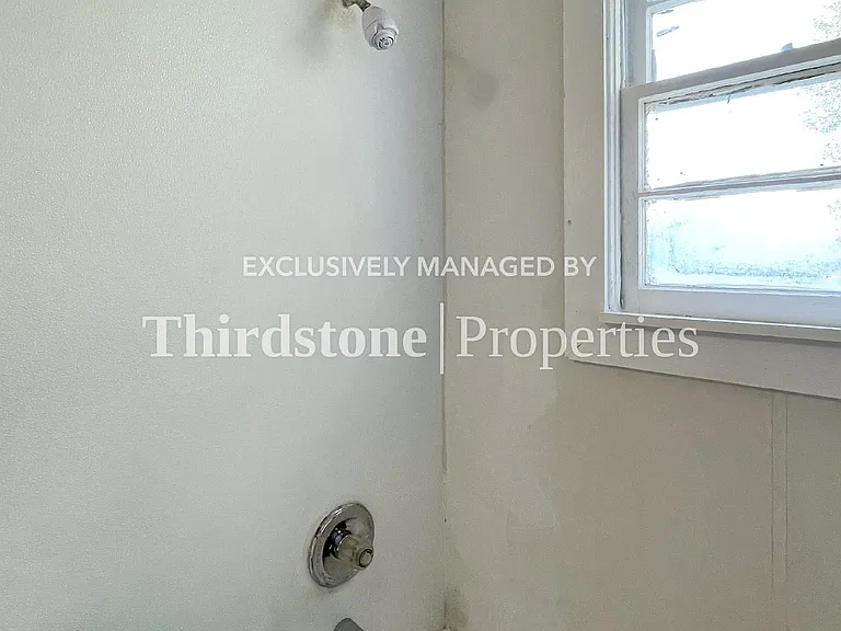 1431 W 18th St — Photo 9