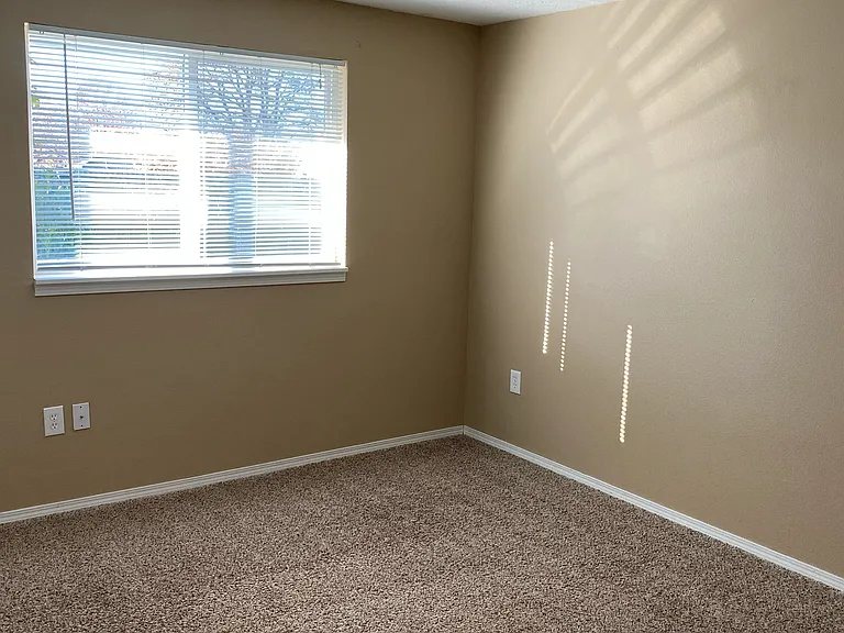 1289 SE Holman Ave #10 — Photo 8