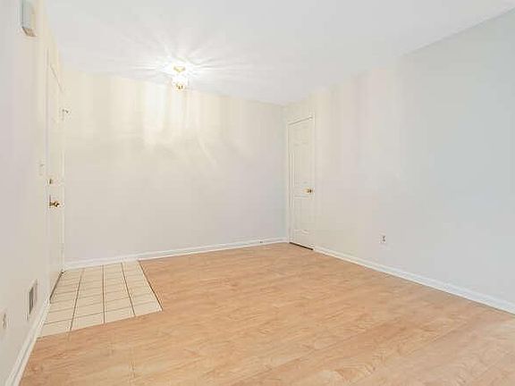 Interior - Entry 2