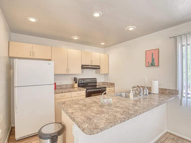 1833 E Water St #2 — Photo 19