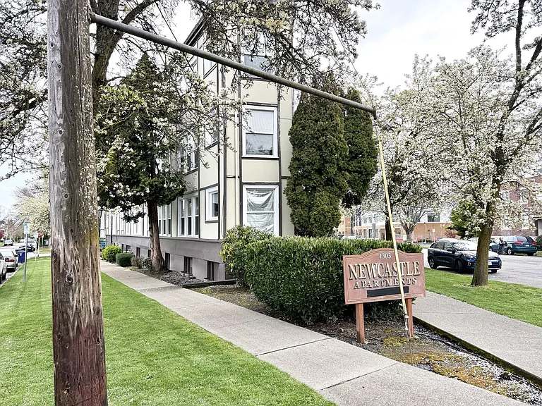 Newcastle Apartments — Photo 13