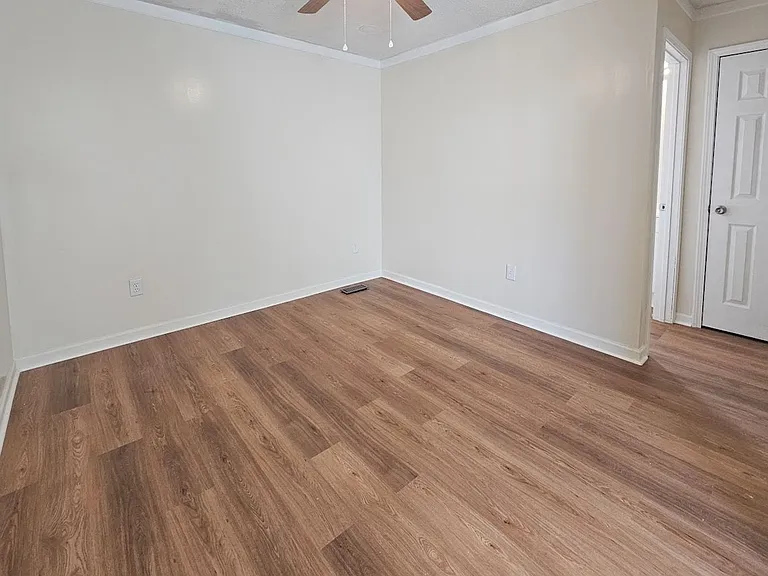 1424 Nolan Ave — Photo 12