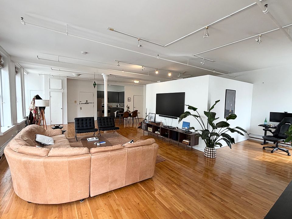 1st image of 122 Duane St APT 4A