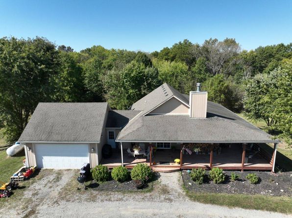 9570 NW Louise Dr, Cameron, MO 64429