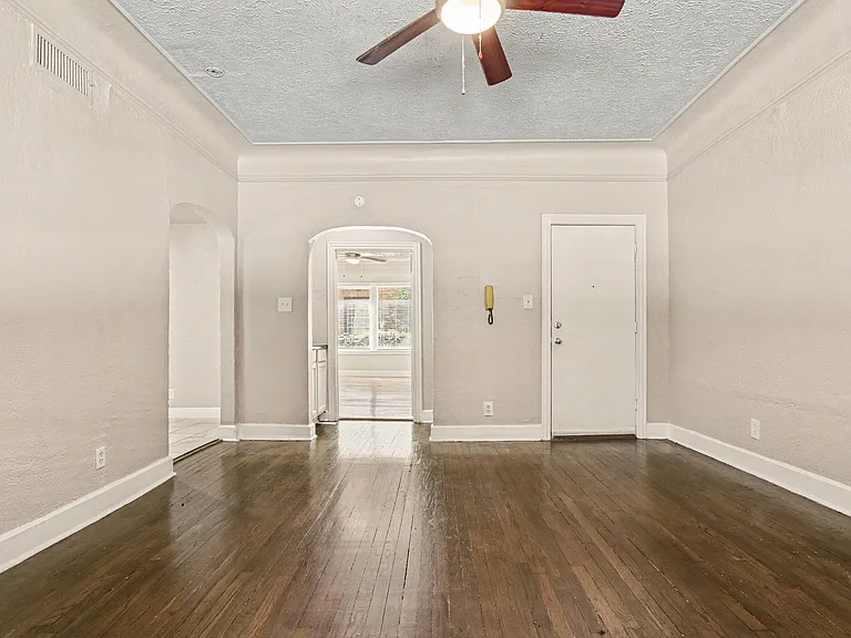 4515 Swiss Ave — Photo 14