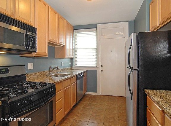 4th image of 4126 N Kedvale Ave APT 303