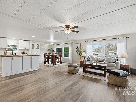 4th image of 445 S Maple Grove Rd Trailer 15