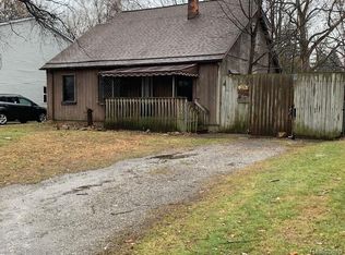 35321 Hazelwood St, Westland, MI 48186