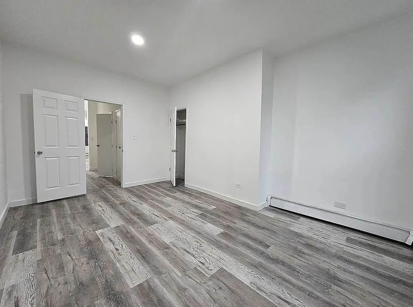915 Broadway — Photo 4