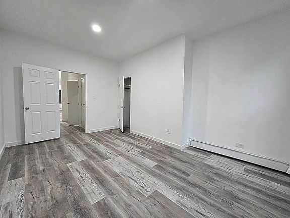 4th image of 915 Broadway #2F