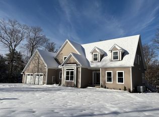 130 Lindenridge Rd, Amherst, MA 01002