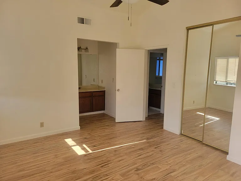 2224 Emerald Hills Cir — Photo 15