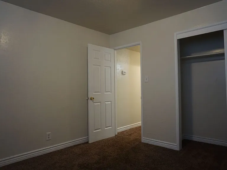 2564 S. 700 E. — Photo 7