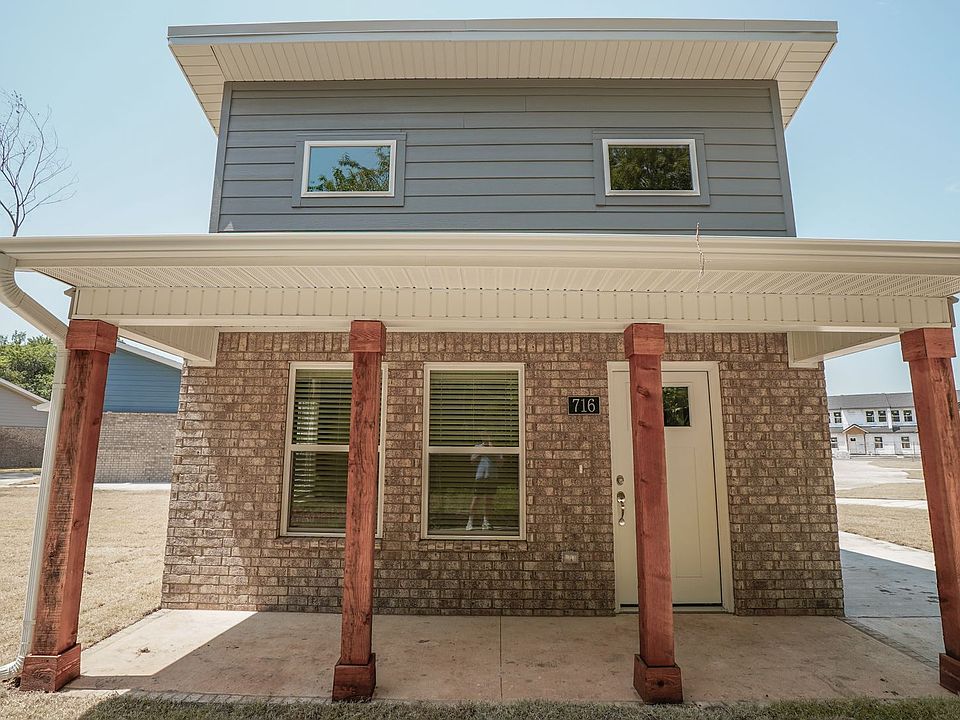 1st image of 716 N Honey Locust Bnd