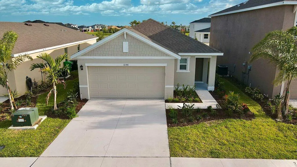 3 bed, 2.0 bath, 1504 sqft, $2,400 — Photo 2