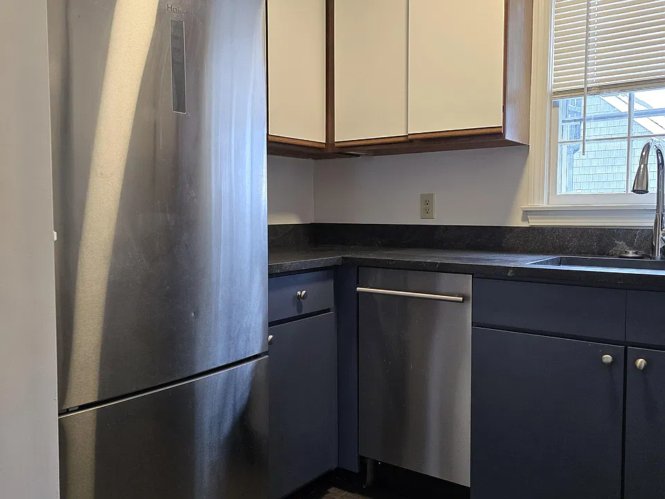 Sample picture
16A MC -All white cabinets