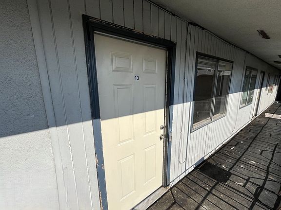 2nd image of 558 N Sunnyside St Unit 13