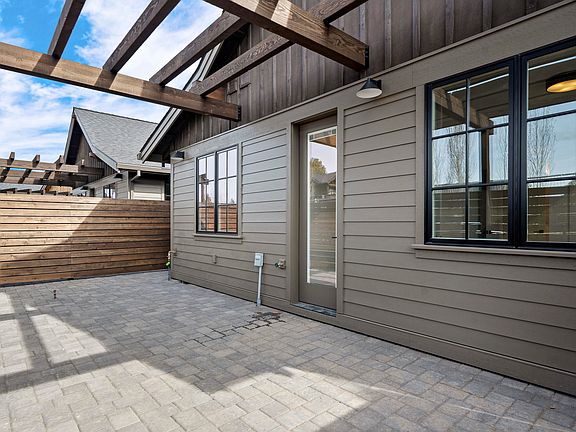 2nd image of 19114 Trailhead