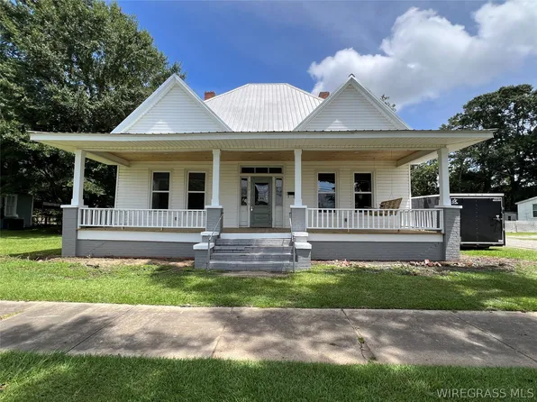 334 W 3rd St, Luverne, AL 36049