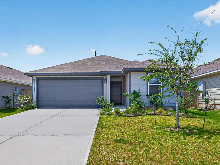 14556 Lily Plains Dr — Photo 1