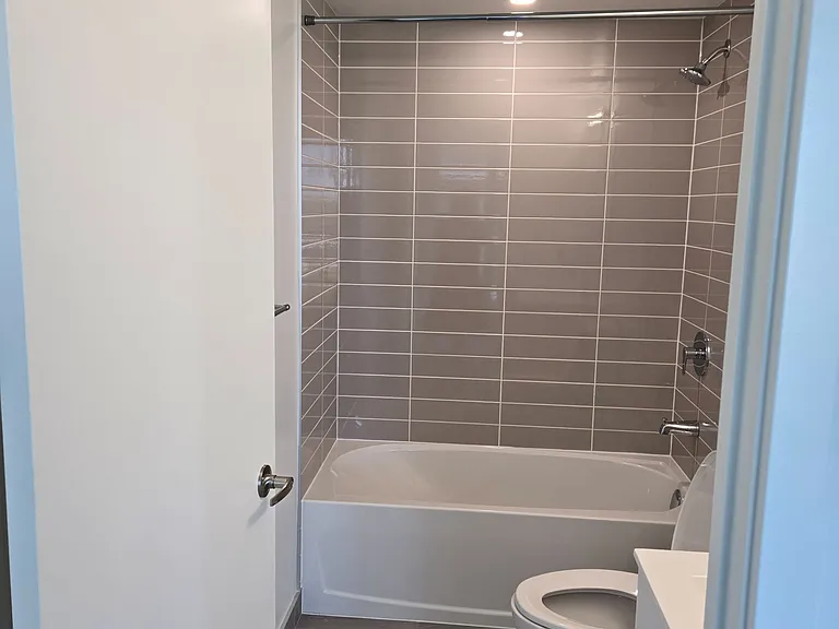 4010 Eglinton Ave W #1104 — Photo 19