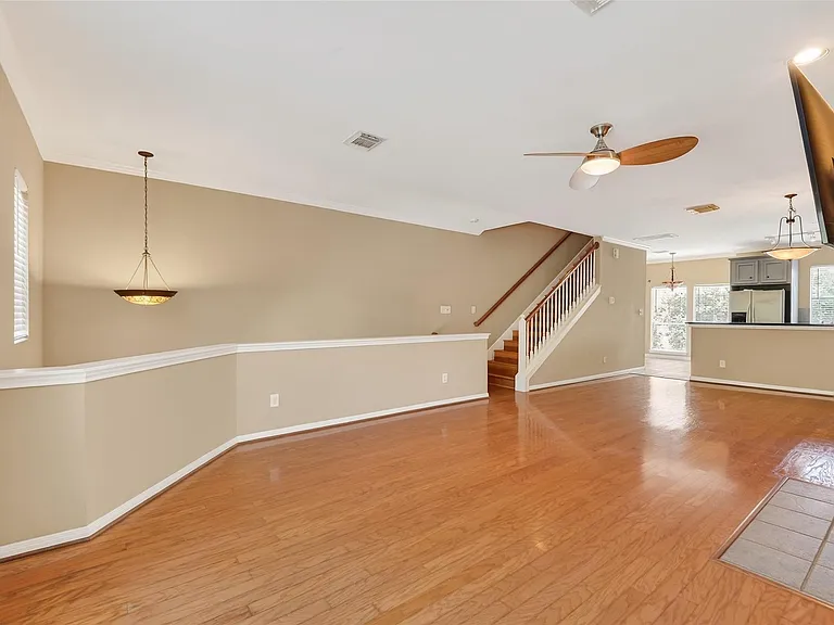 2804 Chenevert St — Photo 21
